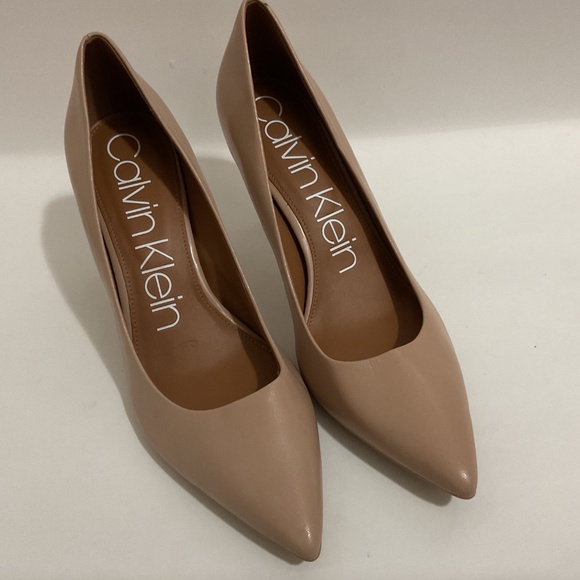 Calvin Klein Gayle Nude Leather Slip-on Pumps, Size 10 M - Picture 2 of 6